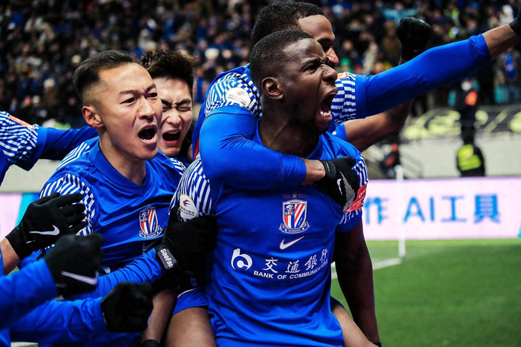 足总杯今夜再迎强敌,上海海港回应争议,主帅态度——底气十足,心理建设被强调 足总杯今夜再迎强敌,上海海港回应争议,主帅态度——底气十足,心理建设被强调