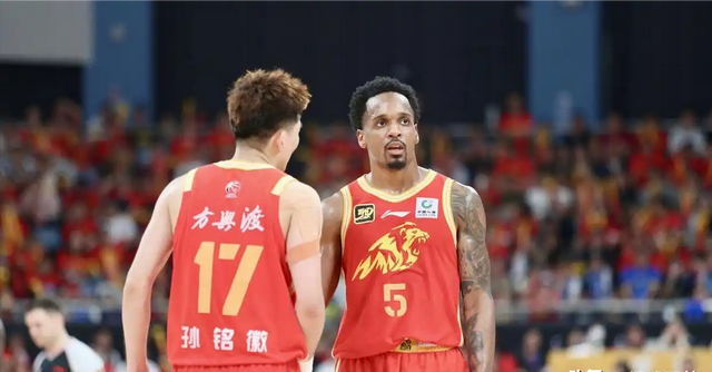 九游正版入口-山东男篮加时末段止住颓势，志在欧冠名次提升，球迷炸锅，训练强度明显提升-九游正版入口